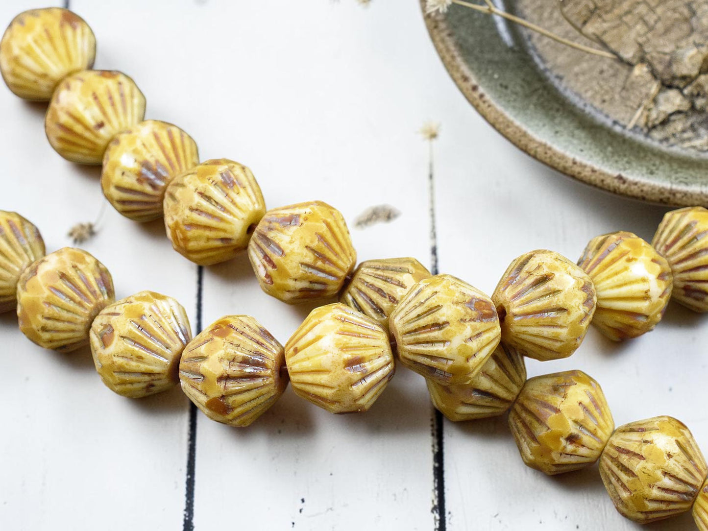 *10* 10mm Antique Ivory Picasso Central Cut Bicone Beads