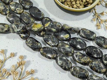 *9* 22x14mm Jet Picasso Twisted Oval Rectangle Beads