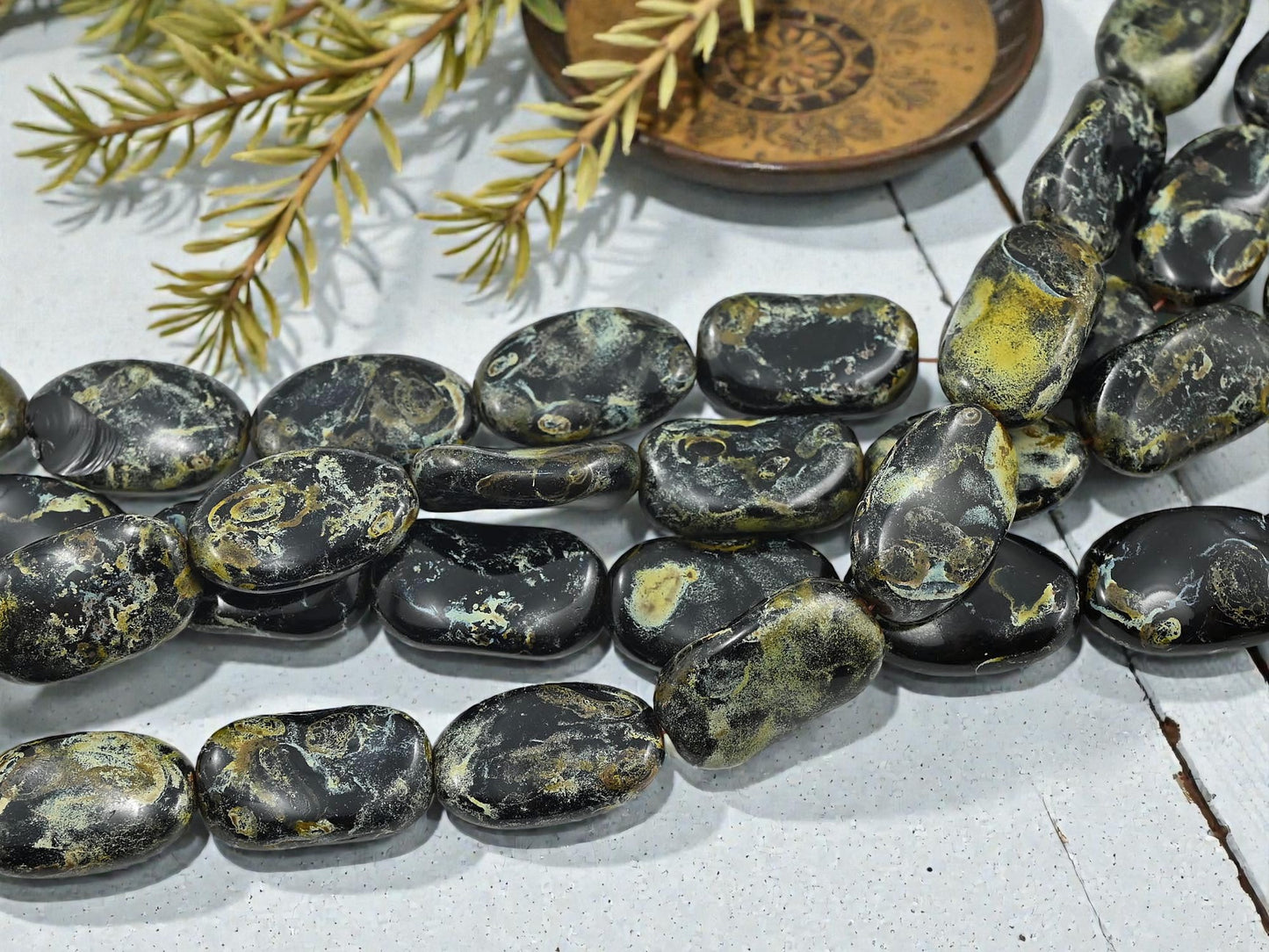 *9* 22x14mm Jet Picasso Twisted Oval Rectangle Beads