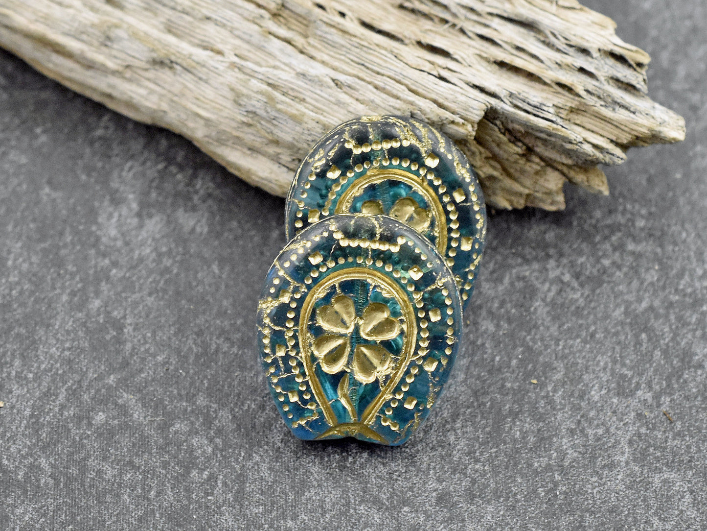 21x18mm Bronze Washed Blue Aqua Lucky Horseshoe Beads