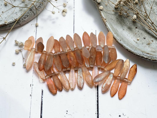 *25* 5x16mm Etched Honey Dagger Beads