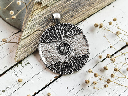 42x33mm Antique Silver Tree of Life Medallion Pendant