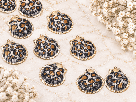 43x42mm Gold Plated Brass Surrounding Natural Shell Leopard Print Pendant