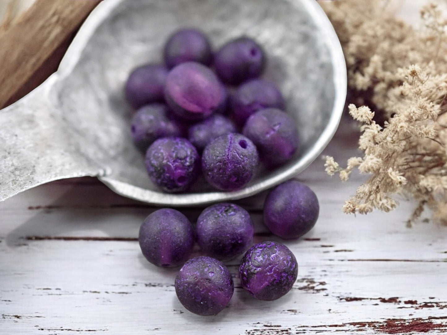 *20* 8mm Purple Etched Grape Round Druk Beads