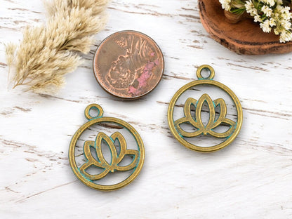 *20* 24x20mm Antique Bronze Green Patina Lotus Flower Round Charms