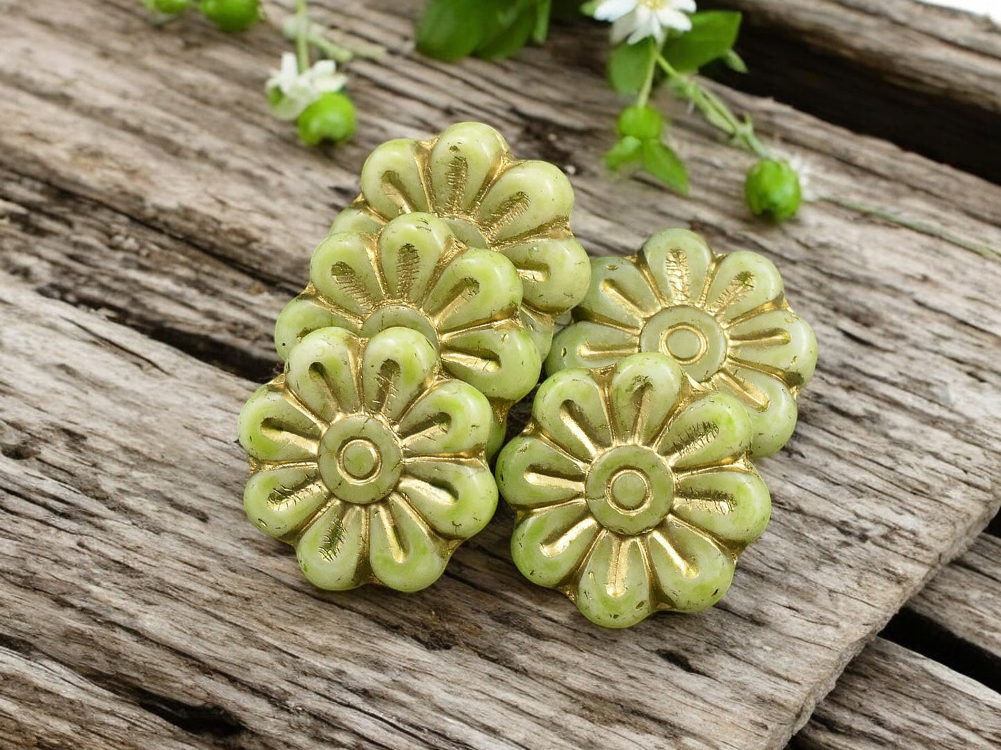 *6* 18mm Gold Washed Citrus Green Daisy Flower Beads