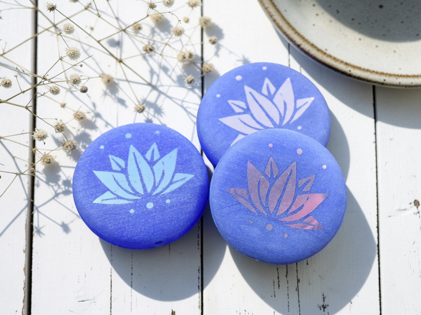 *8* 17mm Periwinkle AB Laser Tattoo Lotus Flower Coin Beads
