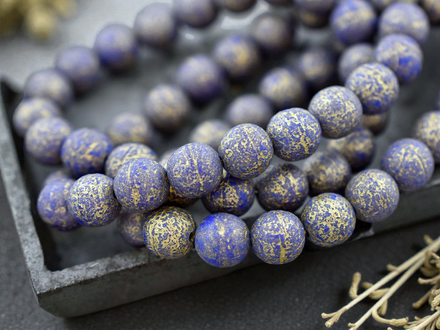 *20* 8mm Gold Washed Etched Indigo Round Druk Beads