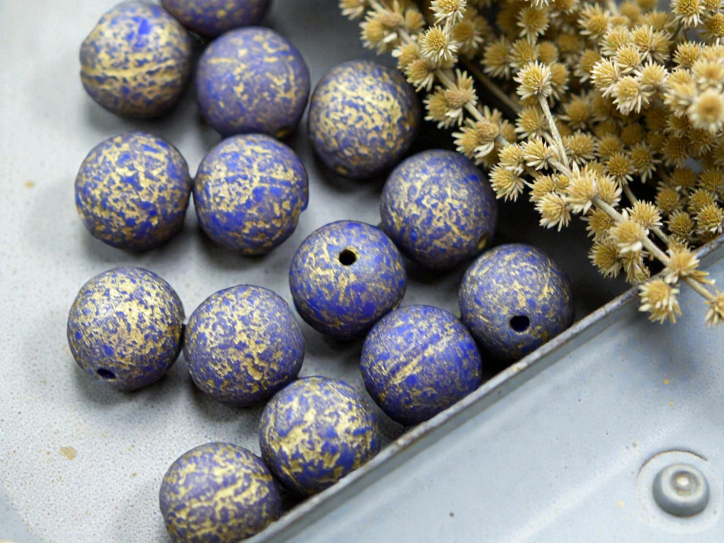 *20* 8mm Gold Washed Etched Indigo Round Druk Beads
