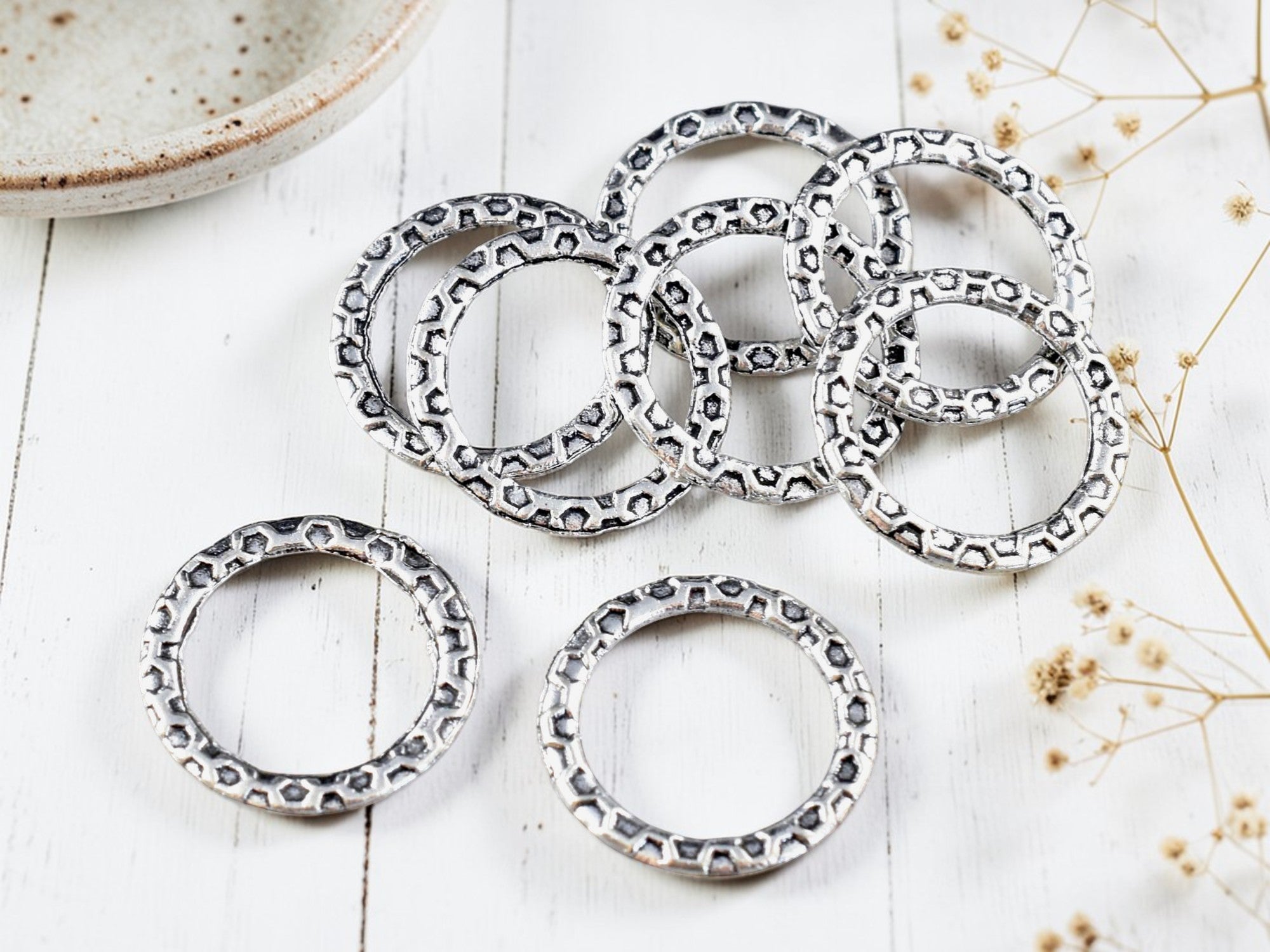 *20* 18mm Antique Silver Textured Closed Rings - The Bead Obsession