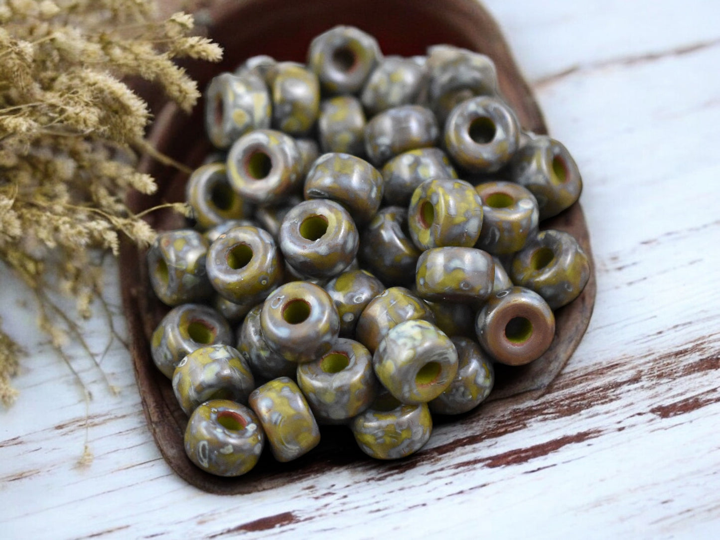 20g Opaque Wasabi Travertine 2/0 Matubo Beads