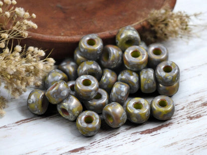 20g Opaque Wasabi Travertine 2/0 Matubo Beads