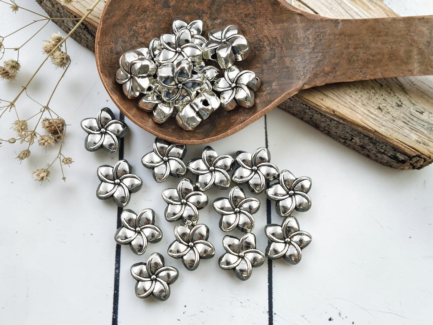 *50* 10mm Antique Silver Flower Beads