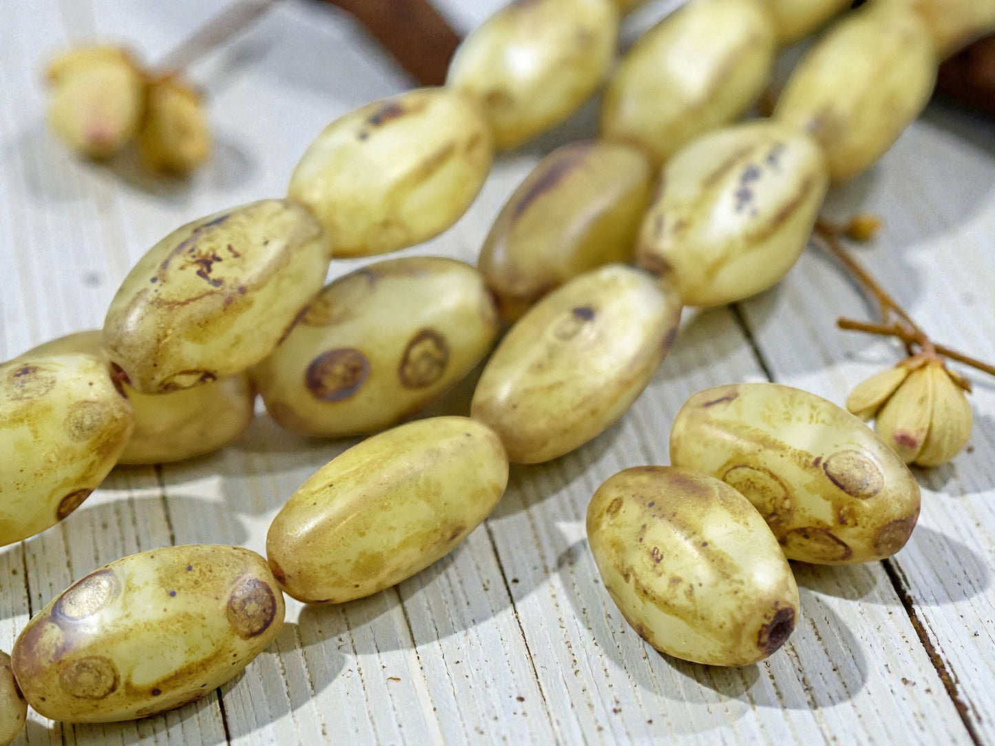 *10* 20x13mm Caramel Picasso Wedged Oval Beads