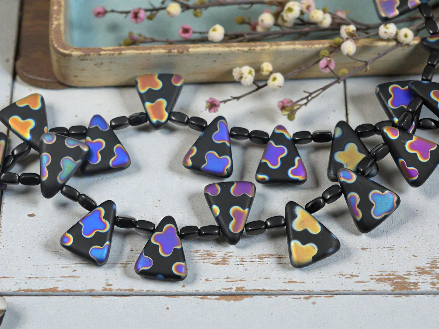 *12* 19x14mm Matte Jet Sliperit Top Drilled Triangle Beads