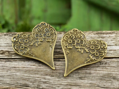 *10* 28x26mm Antique Bronze Floral Heart Pendants