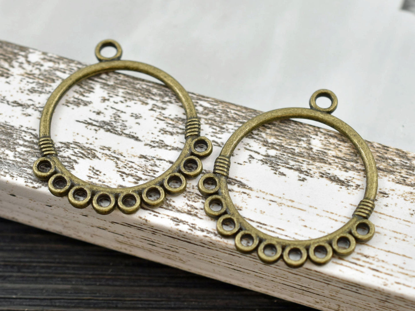 *2* 33x29mm Antique Bronze Chandelier Round Hangers