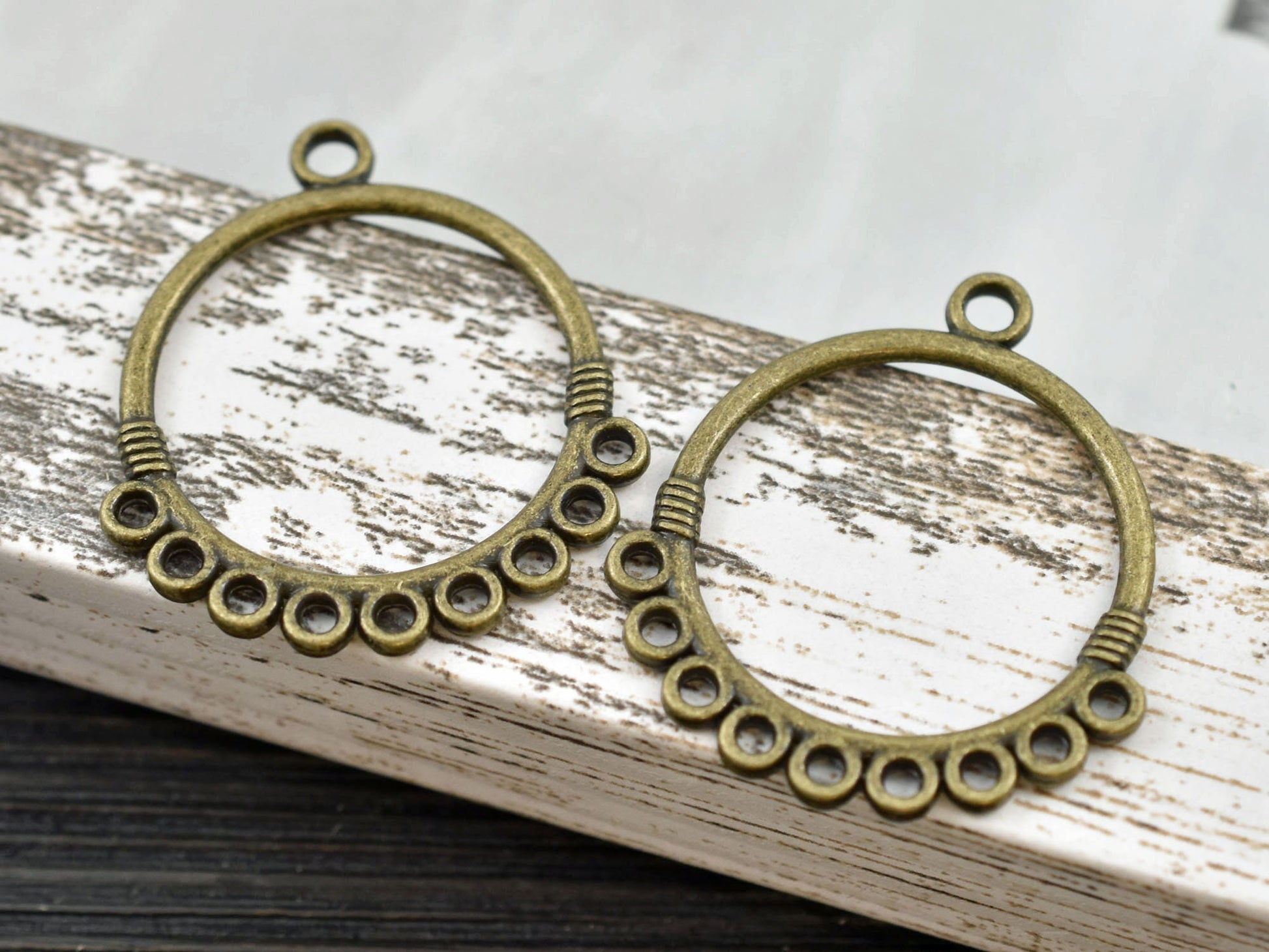 *2* 33x29mm Antique Bronze Chandelier Round Hangers