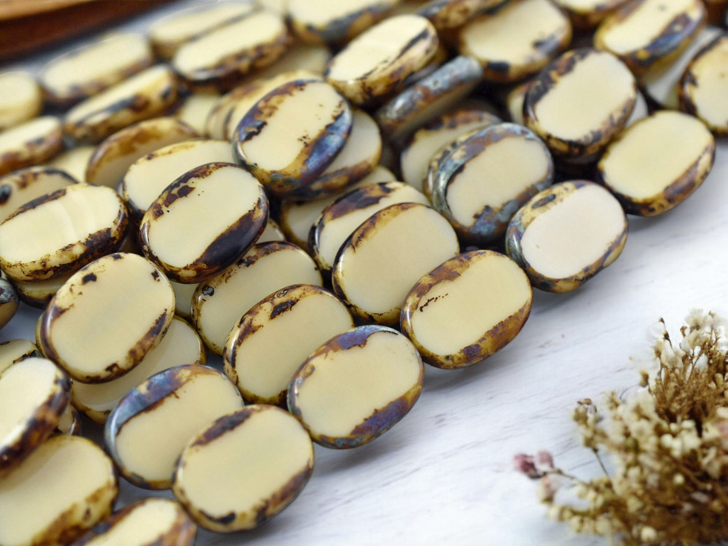 14x19mm Beige Picasso Table Cut Oval Beads