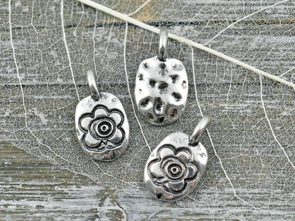 *10* 19x11m Antique Silver Floral Tag Charms