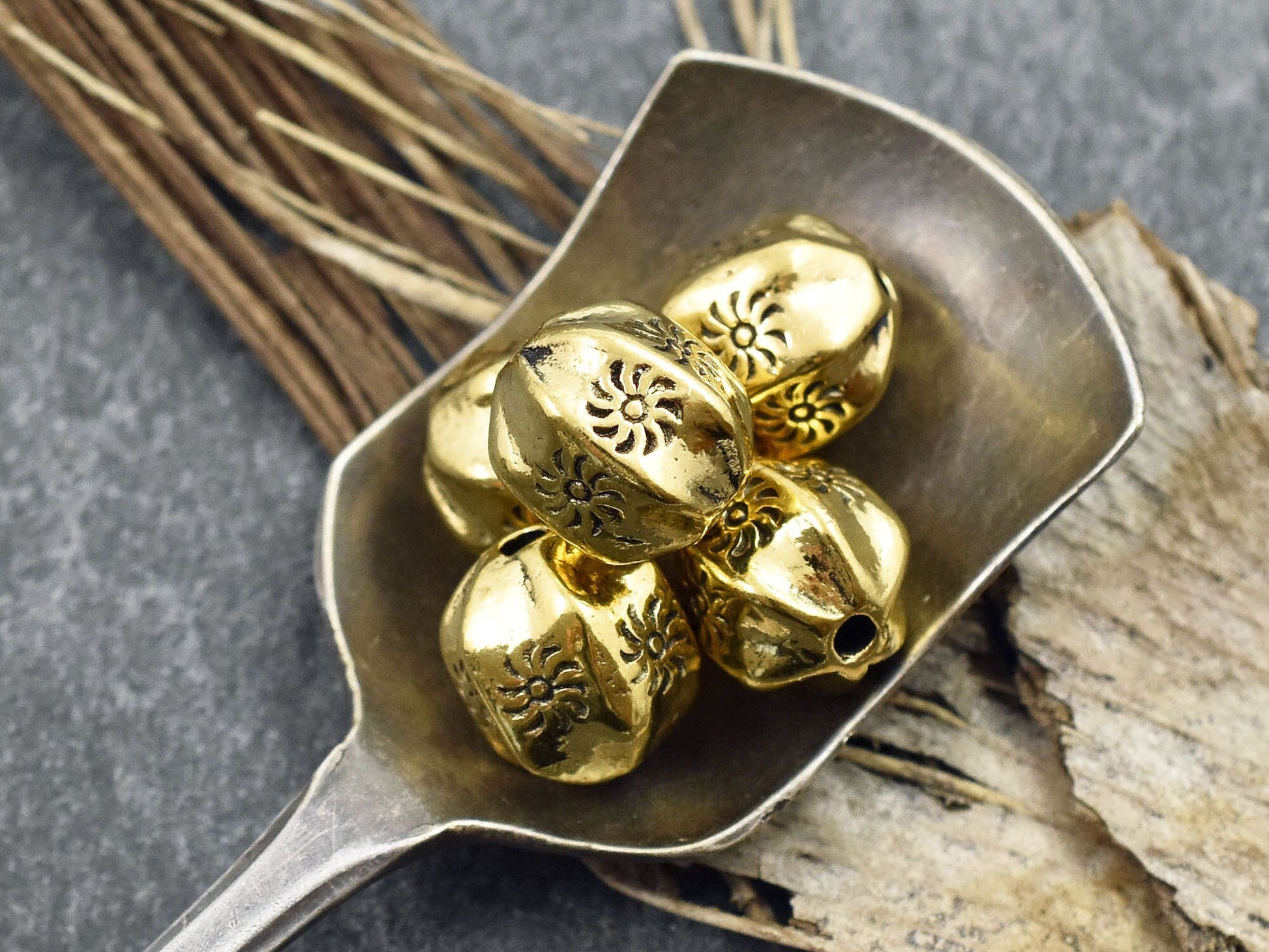 Metal Beads - Antique Gold - Gold Beads - Large Metal Beads - Sun Beads - 11x9mm - 10pcs - (553)