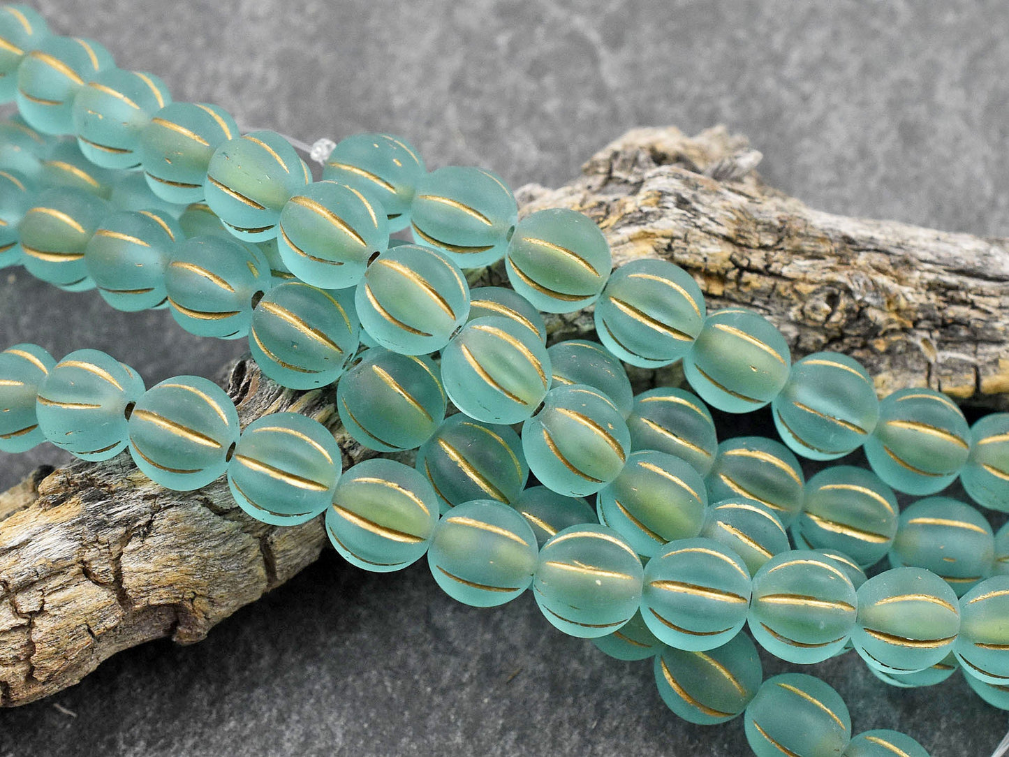Melon Beads - Czech Glass Beads - Round Beads - New Czech Beads - 8mm - 16pcs - (2709)