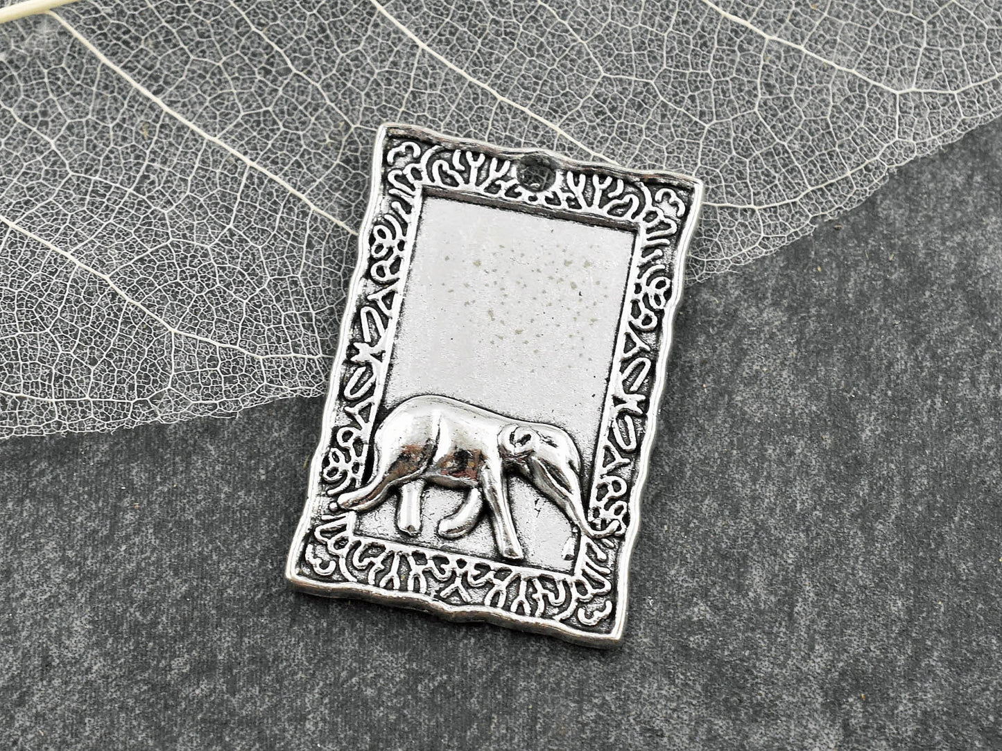 Elephant Pendant - Amulet Pendant - Metal Pendant - Silver Pendant - Flower Charms - 32x22mm - 10pcs - (B296)