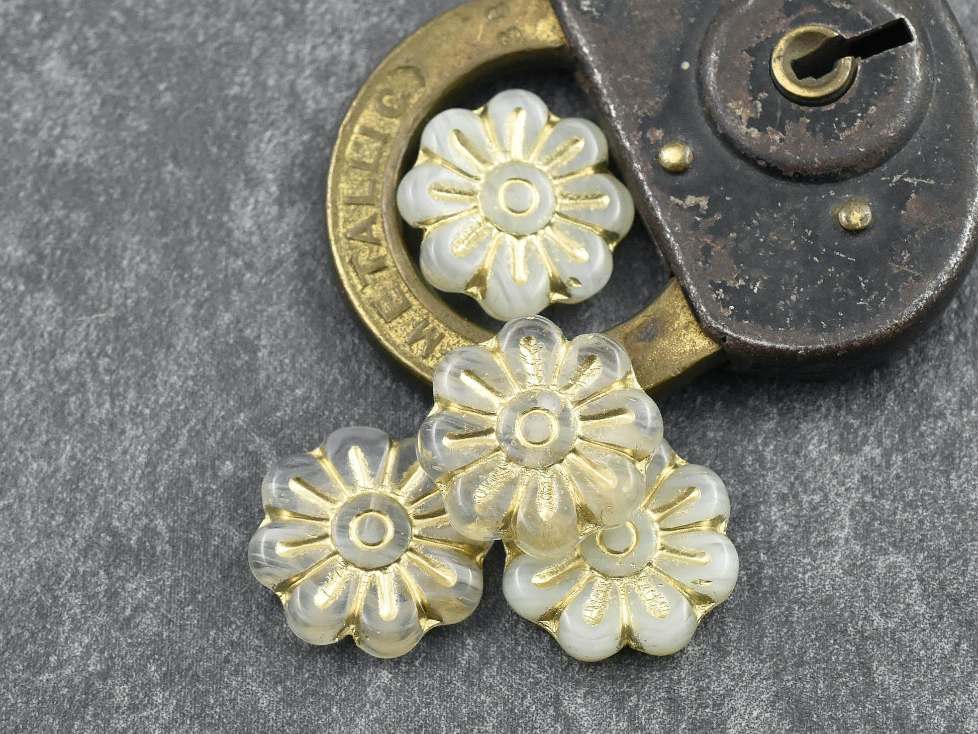 Flower Beads - Czech Glass Beads - Focal Beads - Czech Glass Flowers - Daisy Beads - 18mm - 6pcs - (4191)