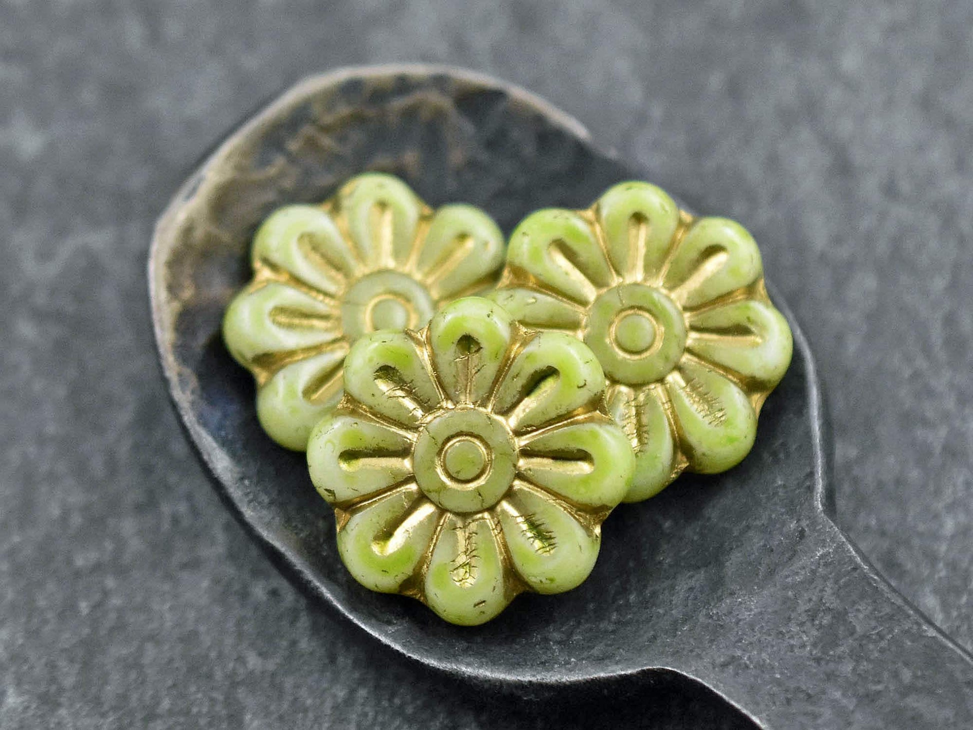 Flower Beads - Czech Glass Beads - Focal Beads - Czech Glass Flowers - Daisy Beads - 18mm - 6pcs - (4363)