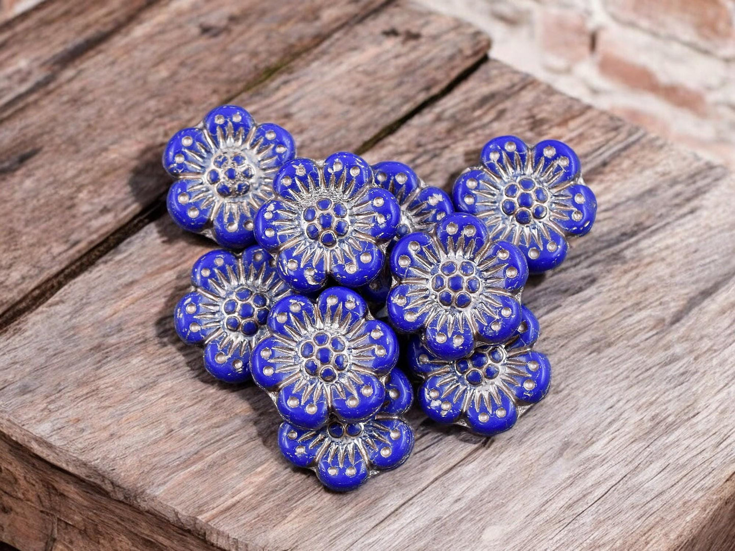*12* 14mm Platinum Washed Royal Blue Wildflower Beads