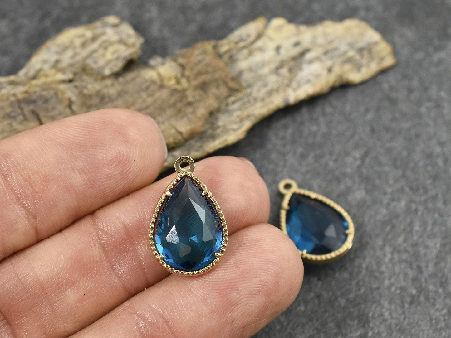 Glass Charms - Bezel Charm - Teardrop Charm - Gold Pendant - 18x12mm - 5pcs - (5682)