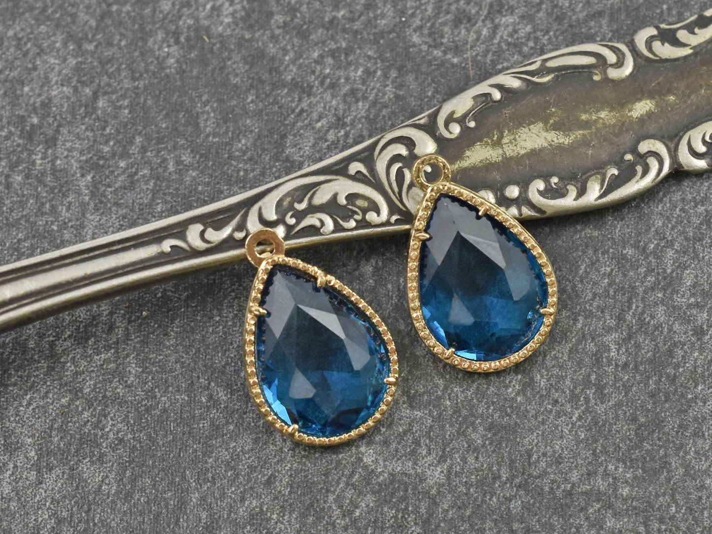 Glass Charms - Bezel Charm - Teardrop Charm - Gold Pendant - 18x12mm - 5pcs - (5682)