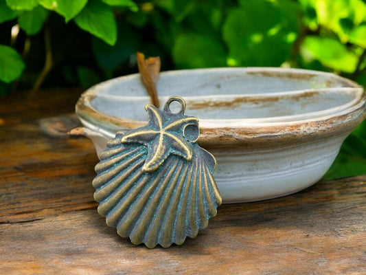 41x36mm Bronze Patina Sea Shell Starfish Pendant