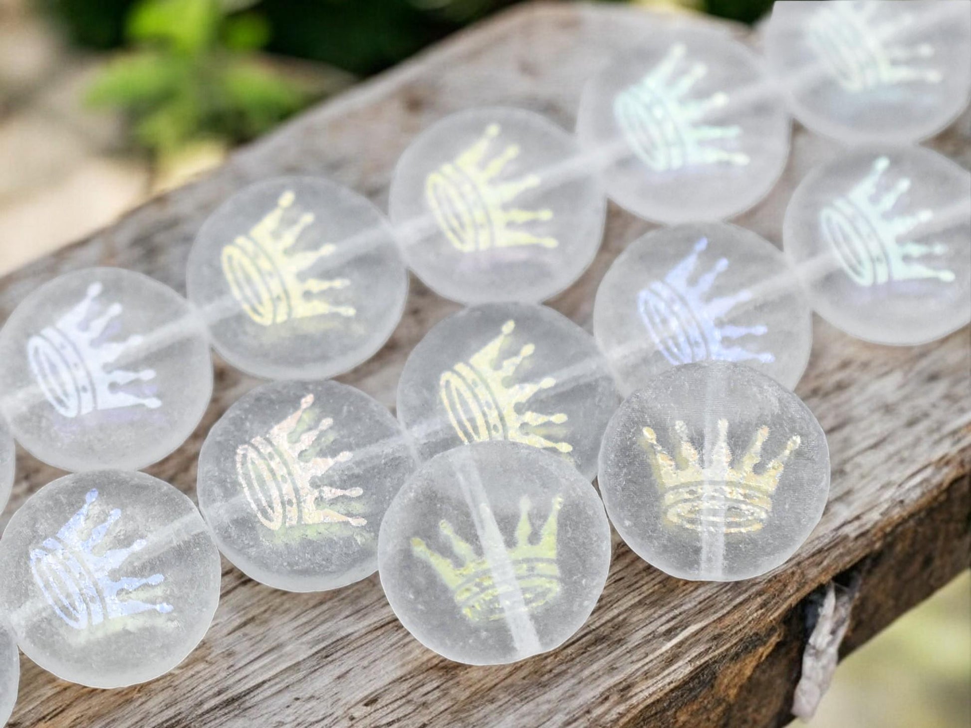 *4* 14mm Laser Etched Frosted Crystal Crown Coin Beads