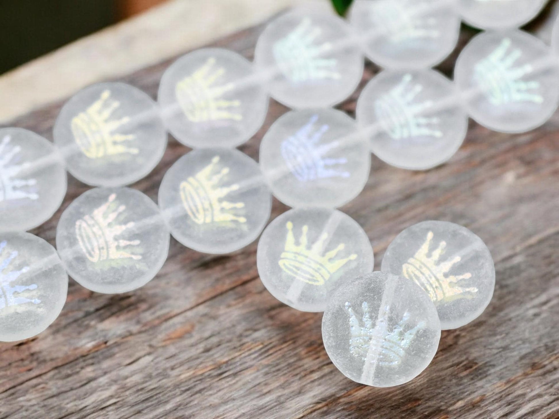 *4* 14mm Laser Etched Frosted Crystal Crown Coin Beads