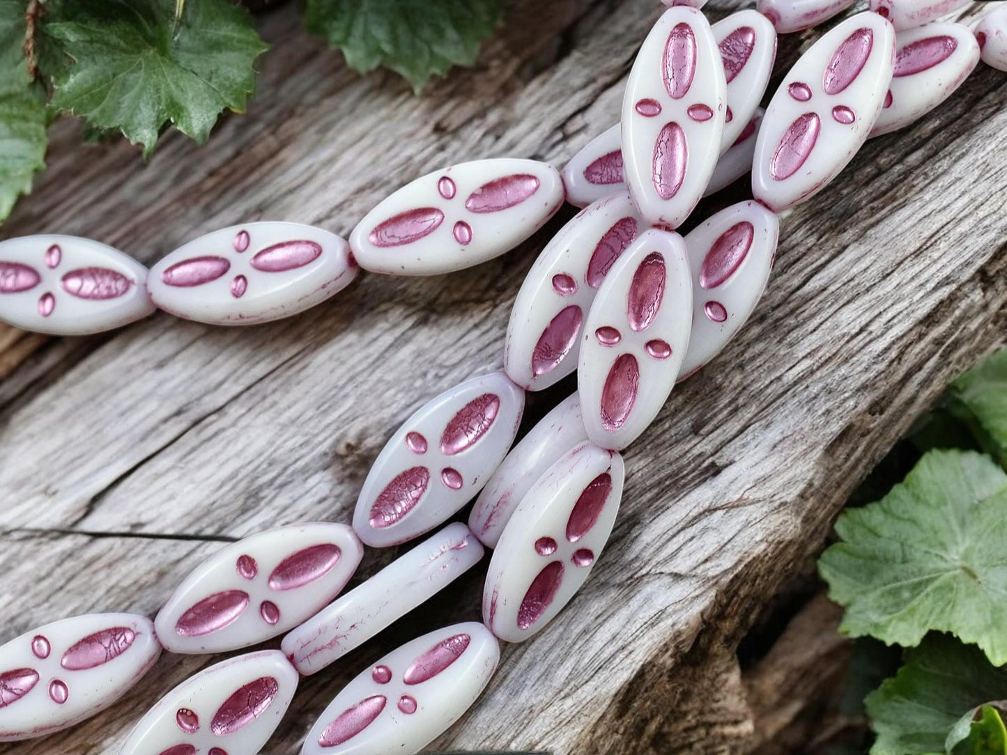 *8* 20x9mm Metallic Pink Washed White Marquise Oval Beads