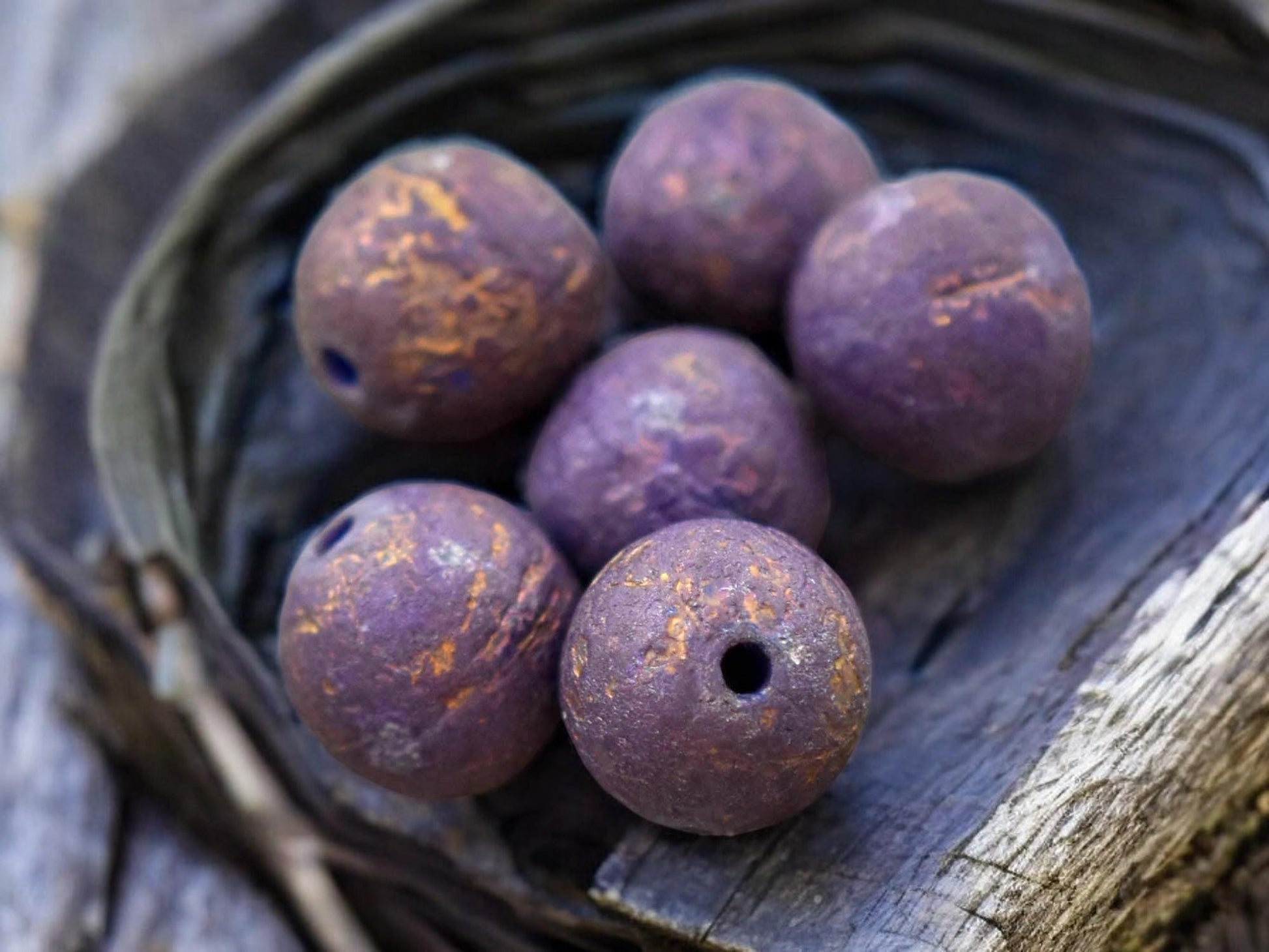 Mercury Washed Etched Dark Purple Round Druk Beads