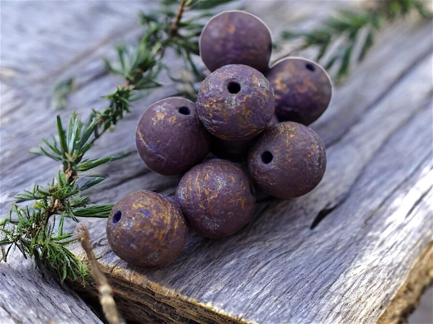 Mercury Washed Etched Dark Purple Round Druk Beads
