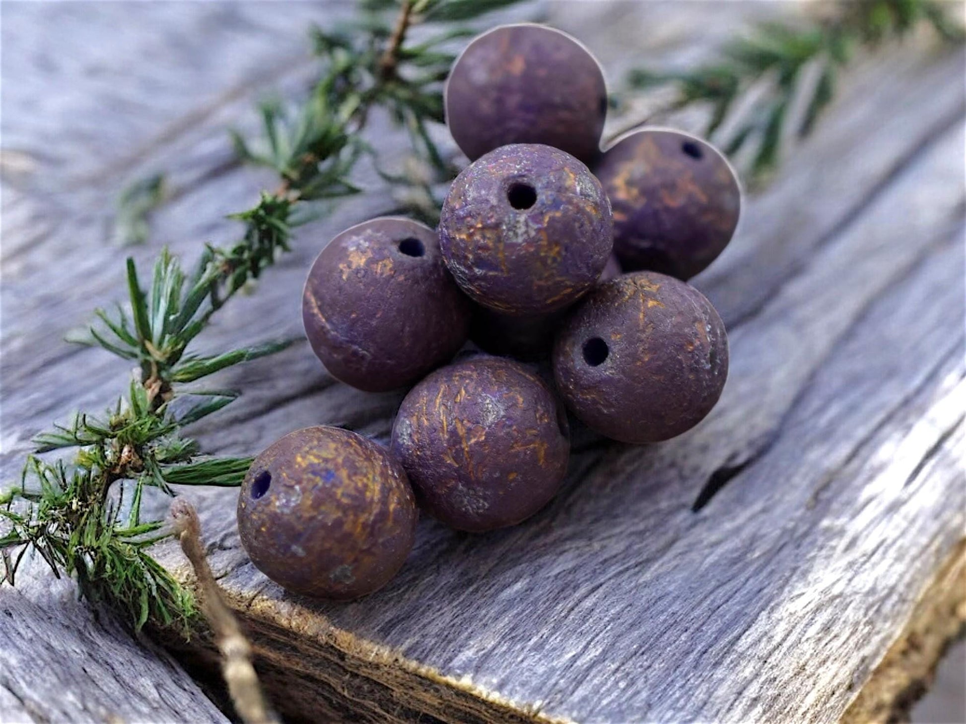 Mercury Washed Etched Dark Purple Round Druk Beads