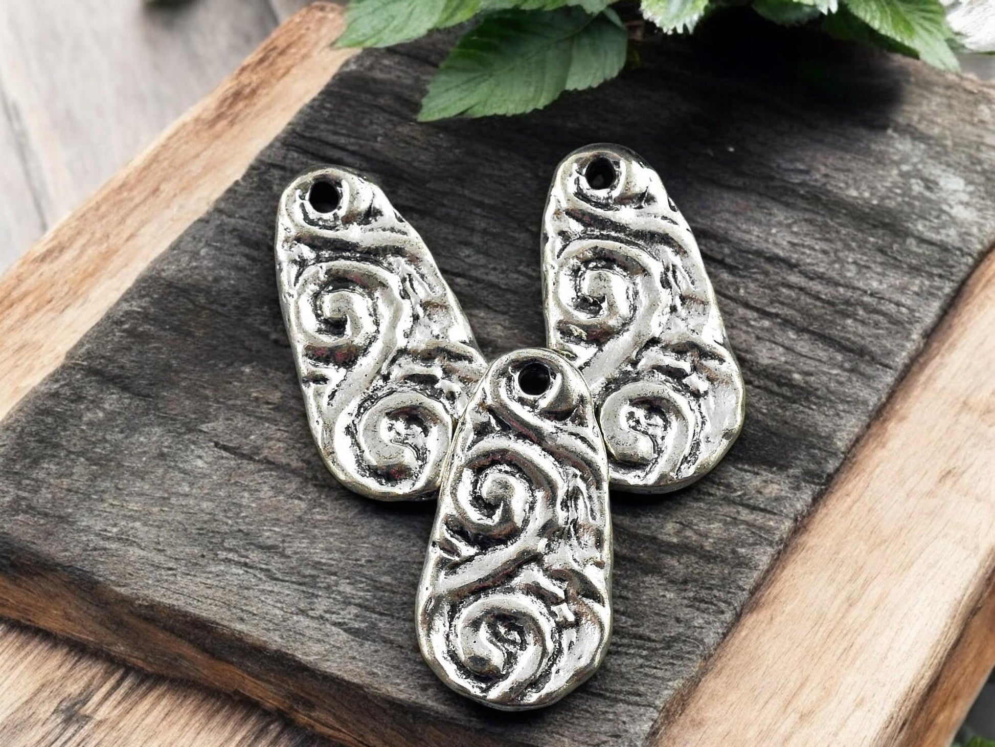 *20* 20x11mm Antique Silver Maya Spiral Charms