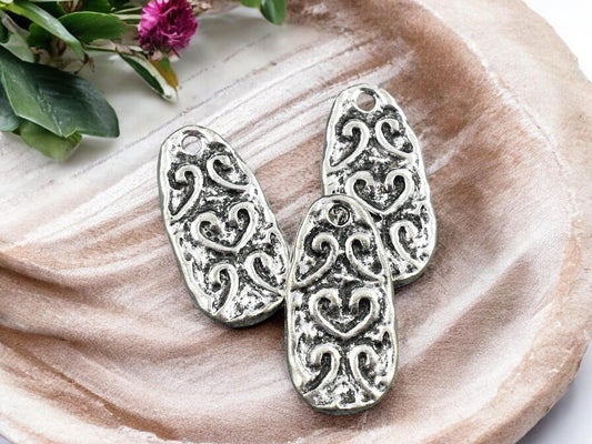 *20* 19x10mm Antique Silver Maya Heart Charms