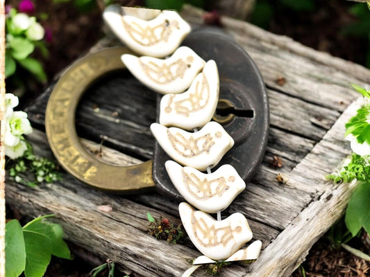 19x10mm Bone Synthetic Turquoise Bird Beads - 15" Strand