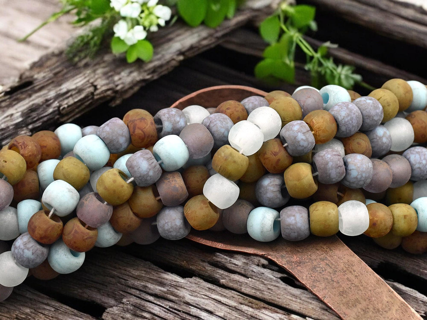 32/0 Aged Matte Blue Sky Picasso Mix Seed Beads (18" Strand)