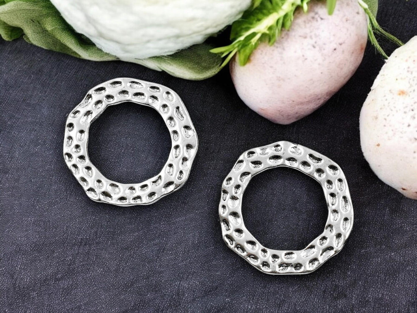 Ring Pendant - Hammered Pendant - Silver Connector - Metal Pendant - Boho Pendant - 2pcs - 38mm - (4585)