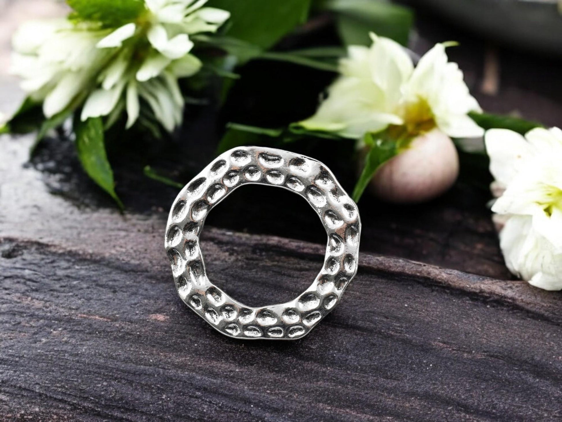 Ring Pendant - Hammered Pendant - Silver Connector - Metal Pendant - Boho Pendant - 2pcs - 38mm - (4585)