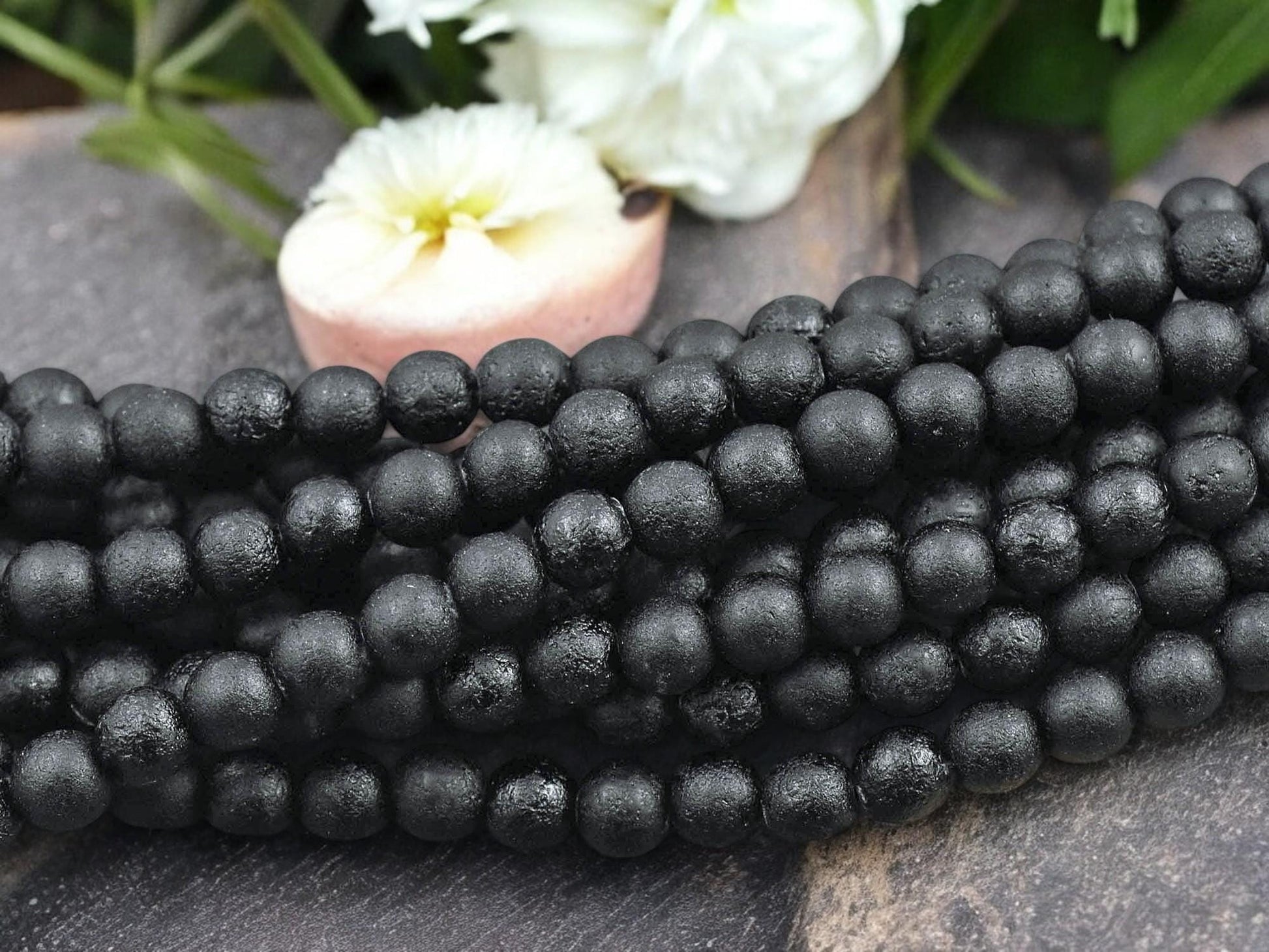 *25* 6mm Etched Jet Black Round Druk Beads