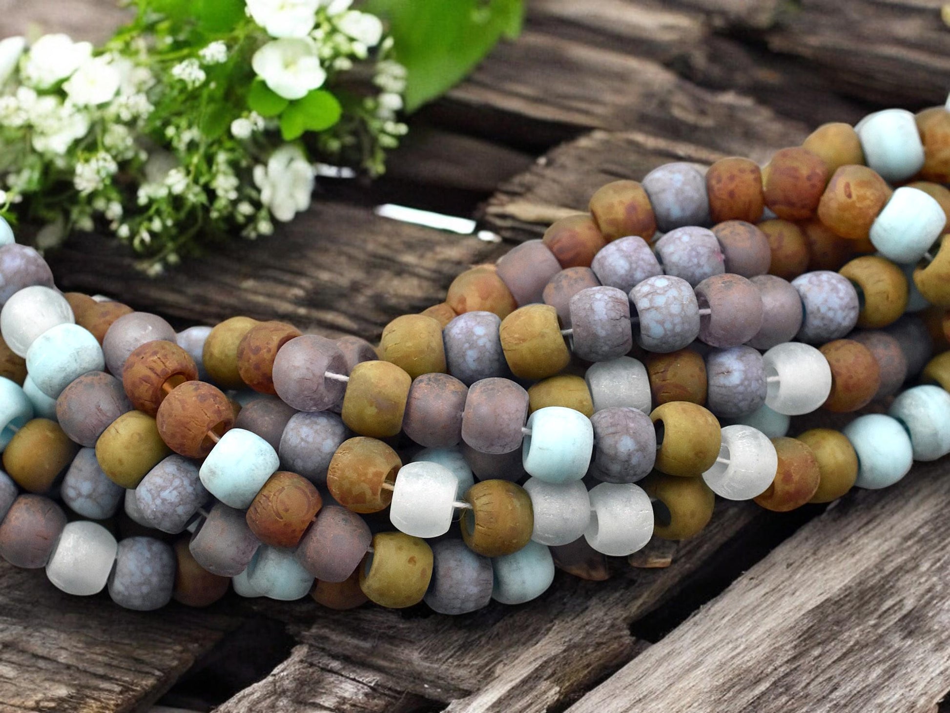 32/0 Aged Matte Blue Sky Picasso Mix Seed Beads (18" Strand)