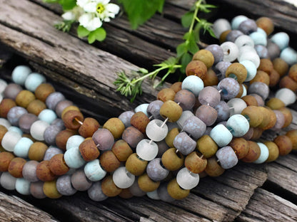 32/0 Aged Matte Blue Sky Picasso Mix Seed Beads (18" Strand)