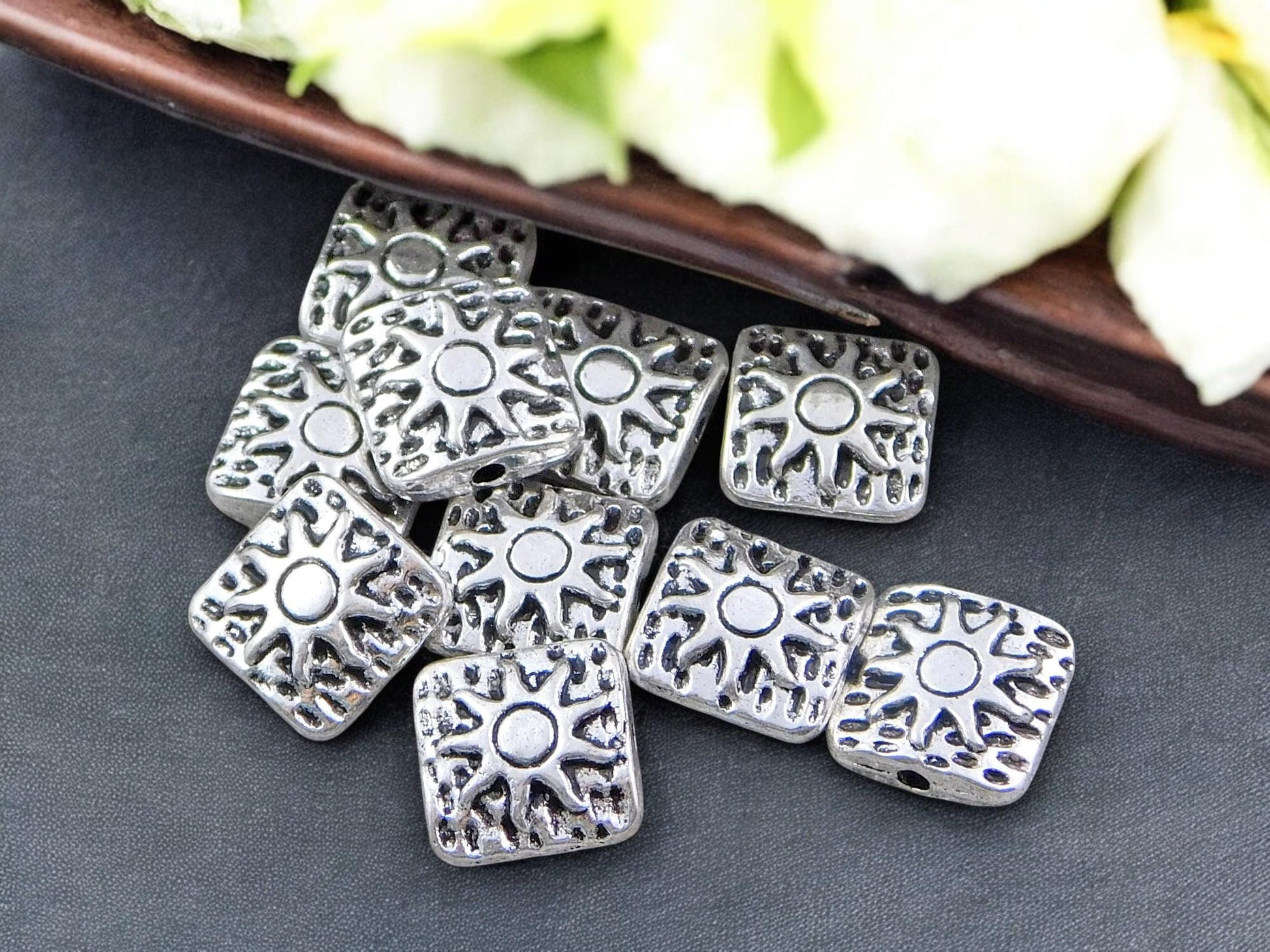 *50* 10mm Antique Silver Sun Design Beveled Square Beads