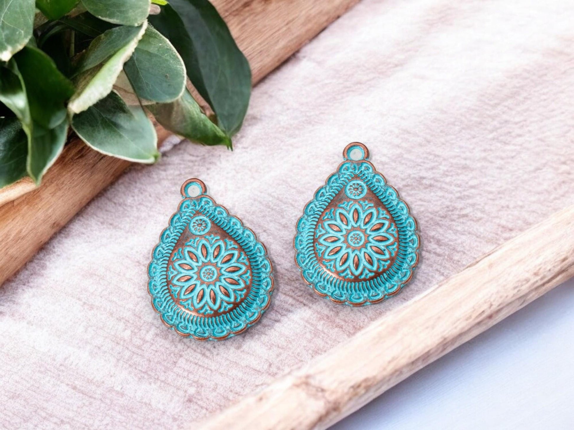 Metal Charms - Patina Charms - Drop Charms - Copper Charms - 28x21mm - 20pcs - (A428)